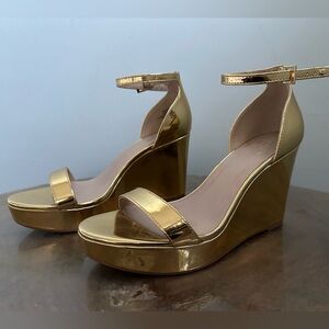 Mix No. 6 gold Wedge Sandals, Size 9.5M